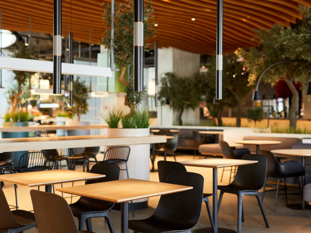 Clean food court